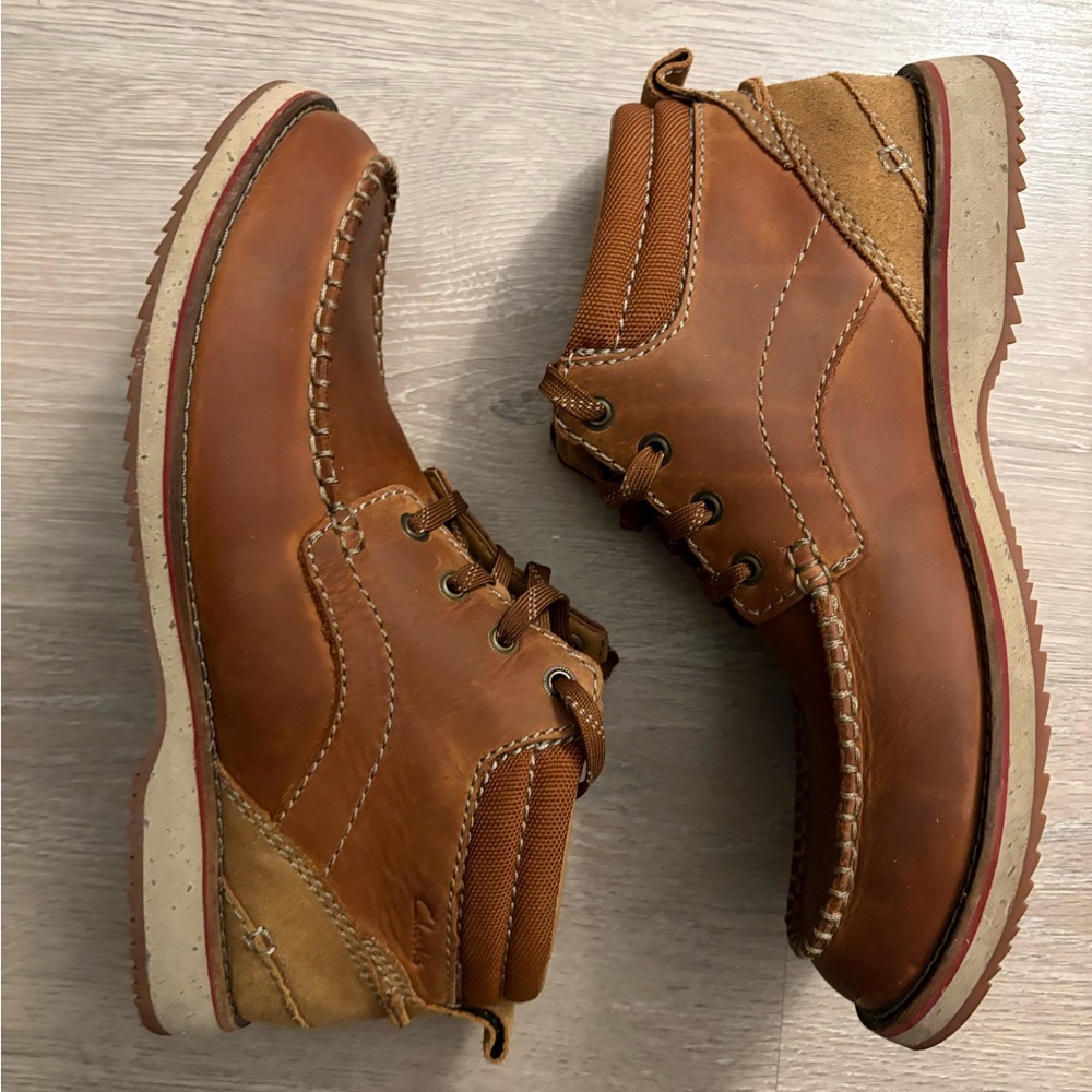 Clarks Men's Brown Mahale Mid  Chukka Leather Boot Men’s Size 10.5